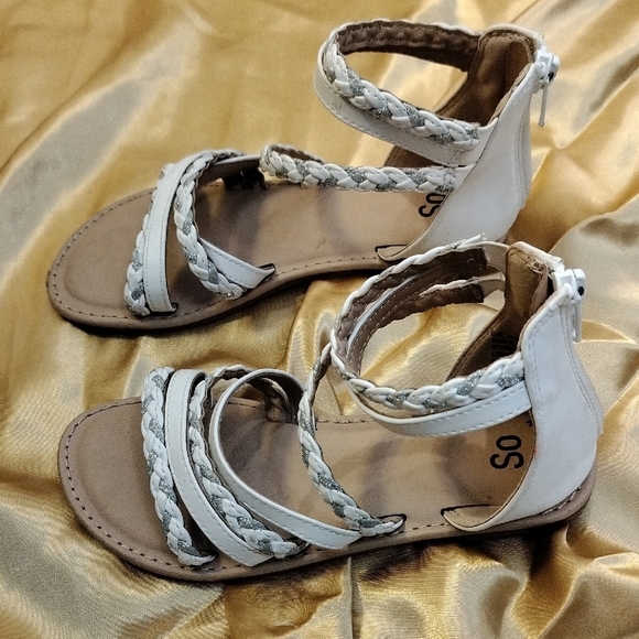 Kohl's White Sandals with Textured Straps - Picture 5 of 5